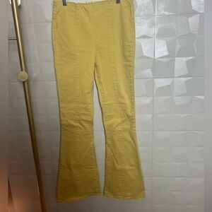 Band of Gypsies Fit and Flare Stretch Pants Yellow Size Medium